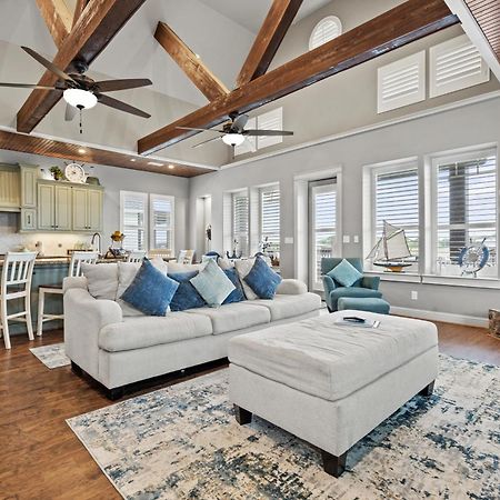 Luxury Waterfront Home Family And Pet Friendly Near Surfside Beach 11 Mins フリーポート エクステリア 写真