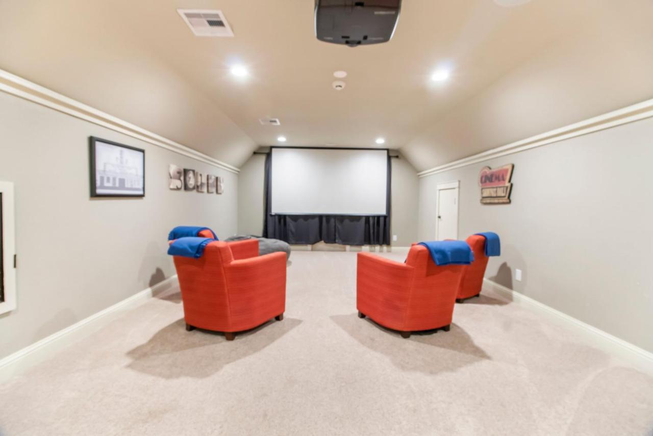 Luxury Waterfront Home Family And Pet Friendly Near Surfside Beach 11 Mins フリーポート エクステリア 写真