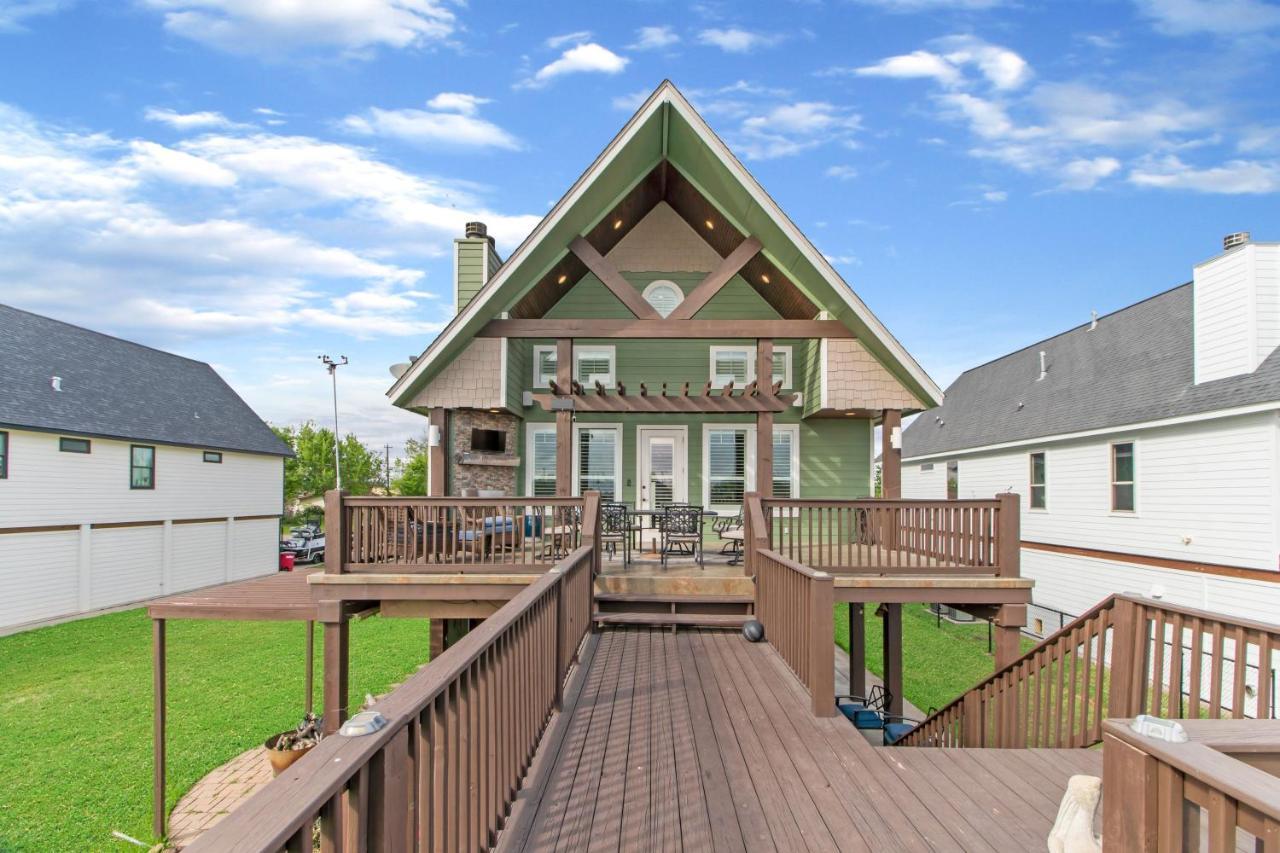 Luxury Waterfront Home Family And Pet Friendly Near Surfside Beach 11 Mins フリーポート エクステリア 写真