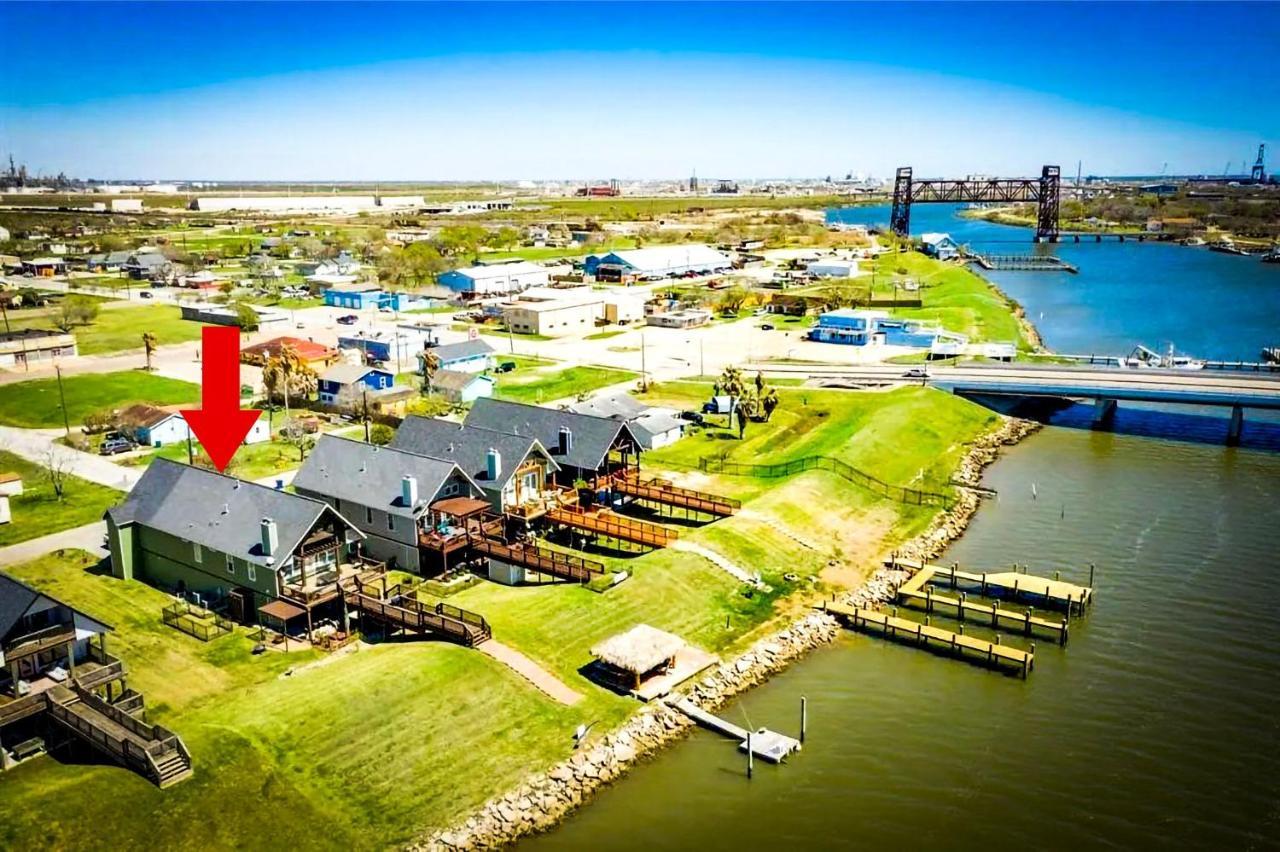 Luxury Waterfront Home Family And Pet Friendly Near Surfside Beach 11 Mins フリーポート エクステリア 写真