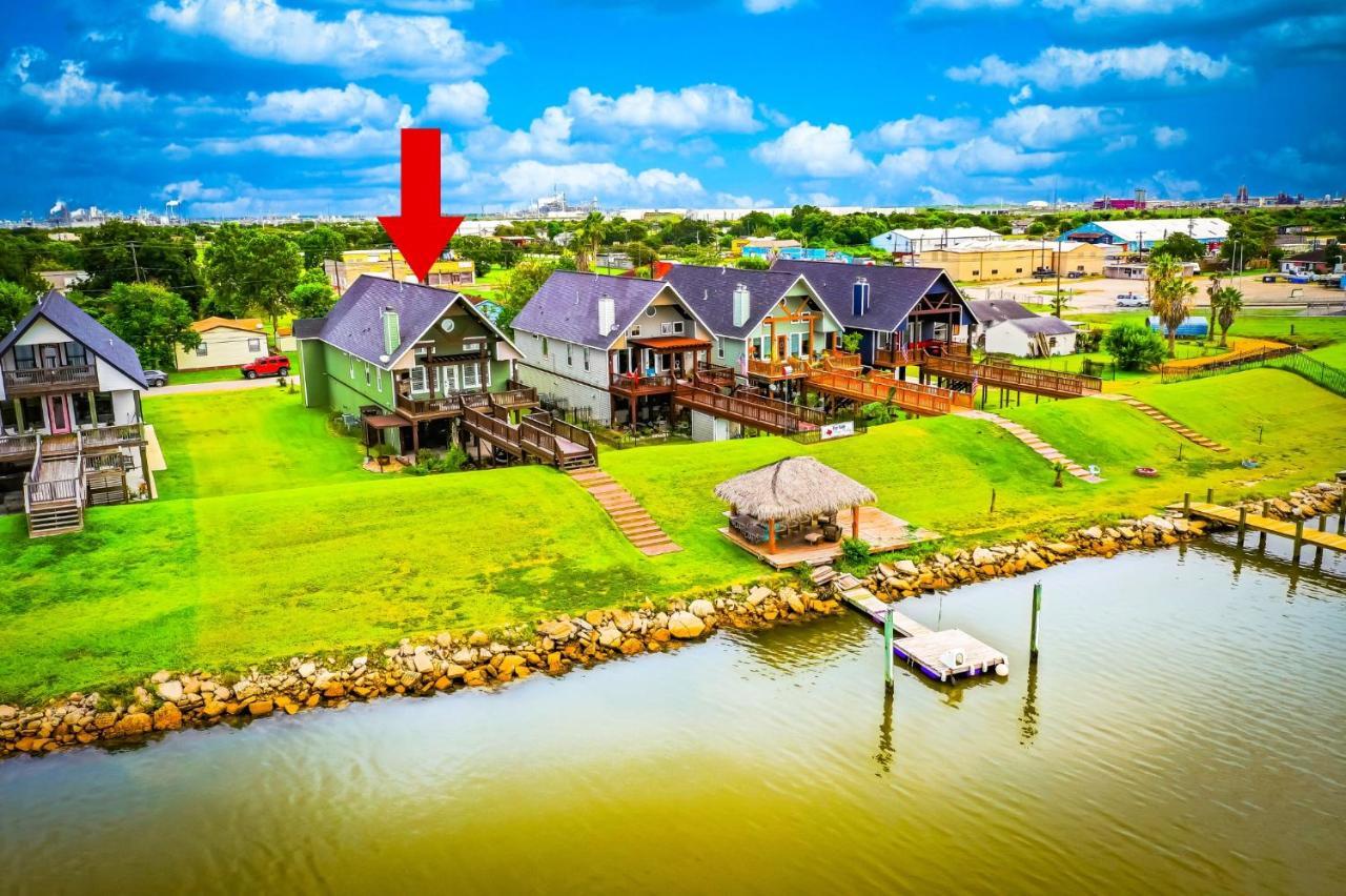 Luxury Waterfront Home Family And Pet Friendly Near Surfside Beach 11 Mins フリーポート エクステリア 写真