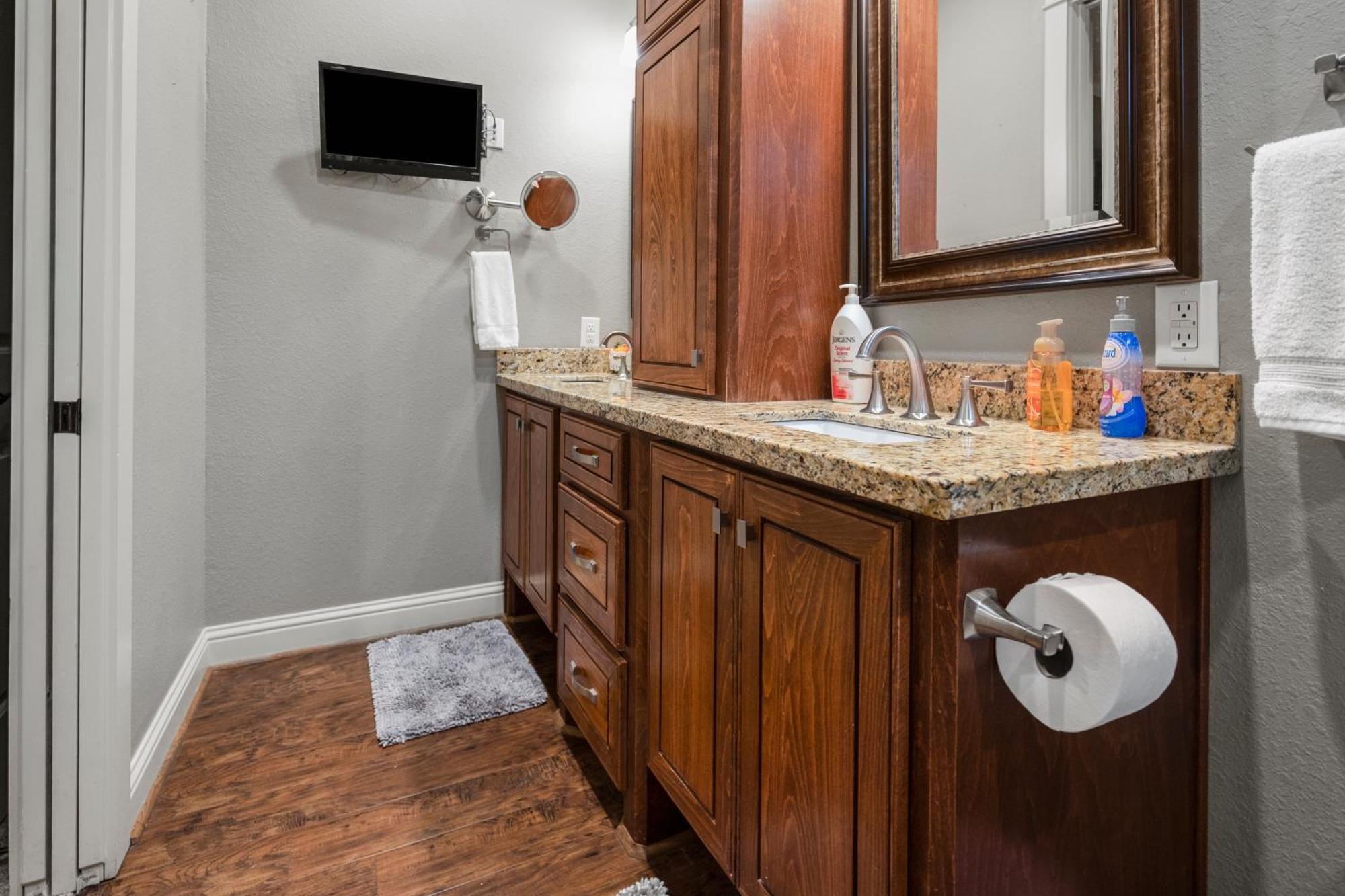 Luxury Waterfront Home Family And Pet Friendly Near Surfside Beach 11 Mins フリーポート エクステリア 写真