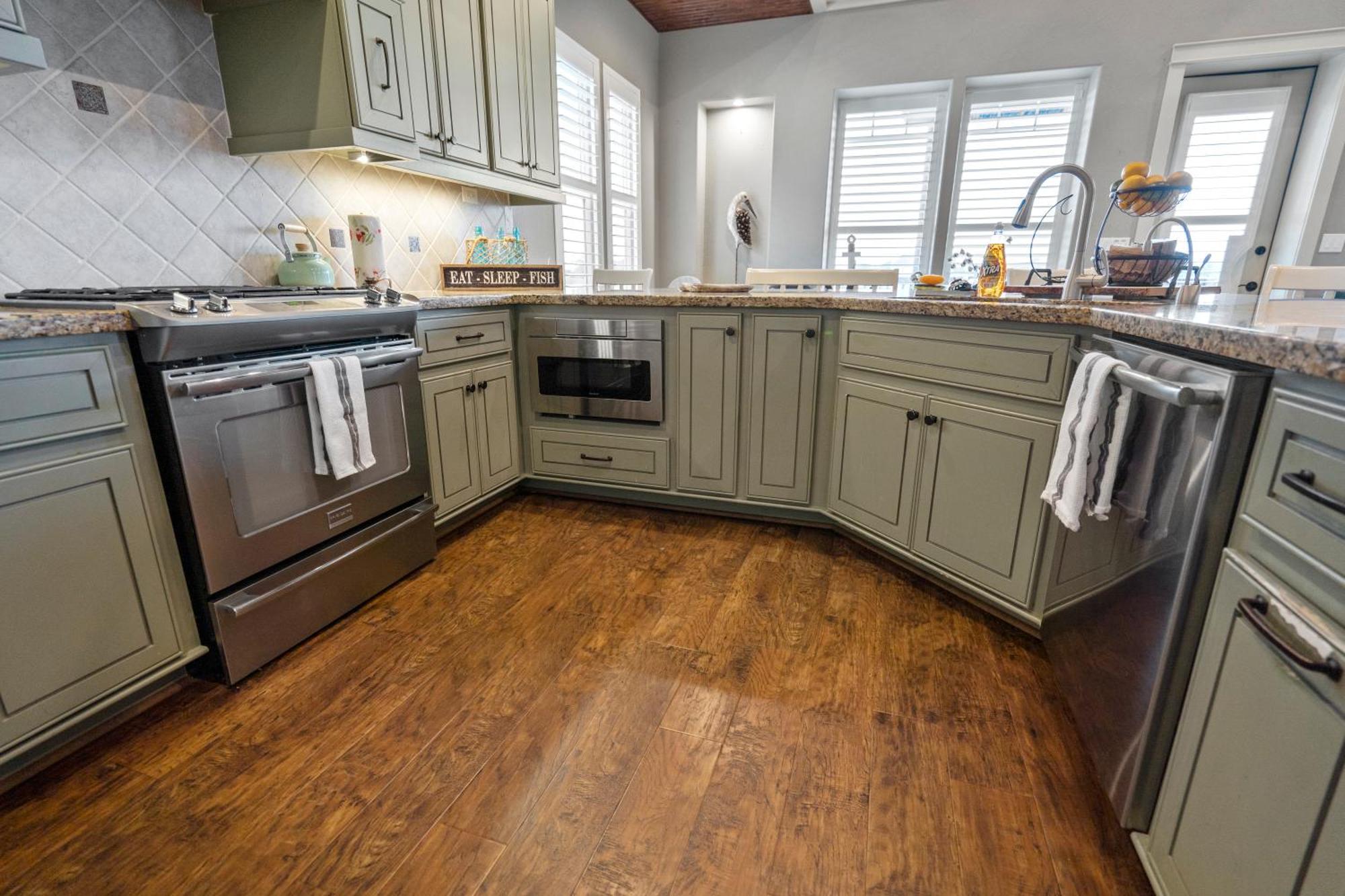 Luxury Waterfront Home Family And Pet Friendly Near Surfside Beach 11 Mins フリーポート エクステリア 写真